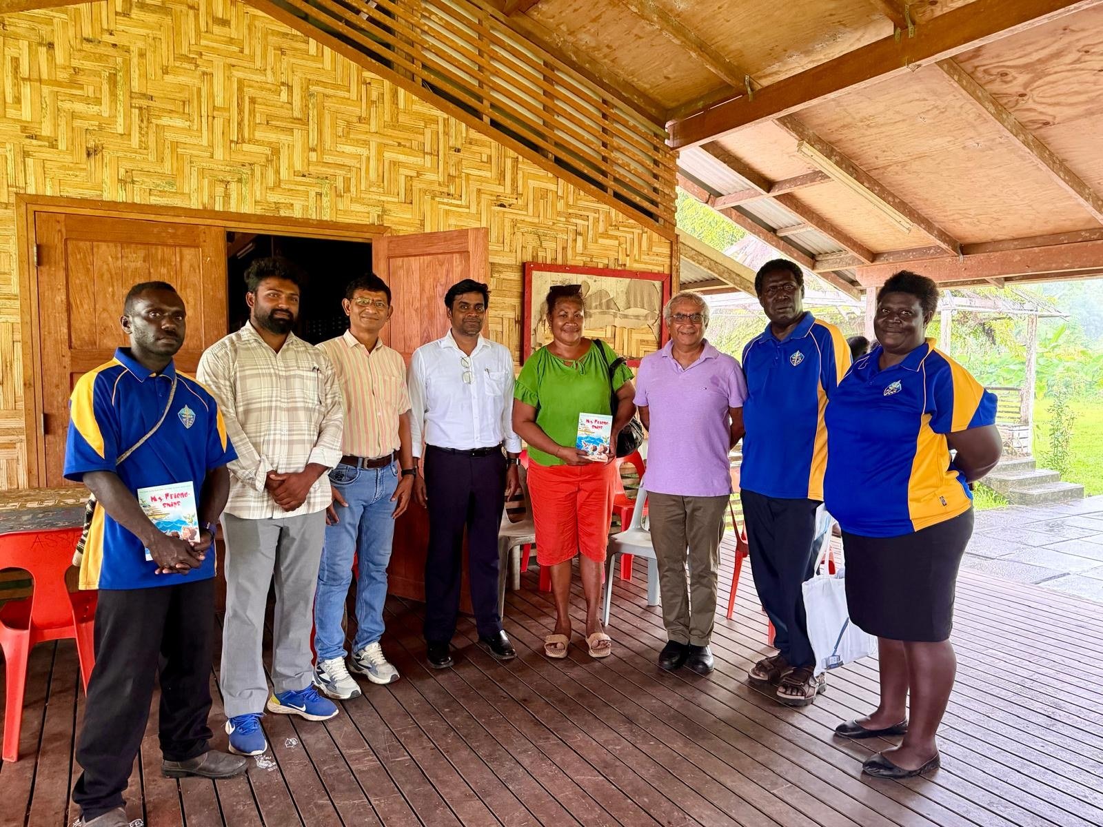 Community group during the Bougainville visit